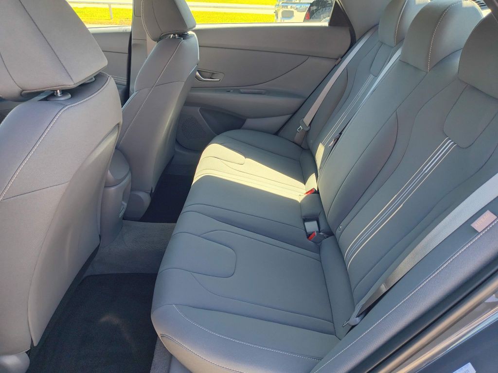 2025 Hyundai Elantra Image 21
