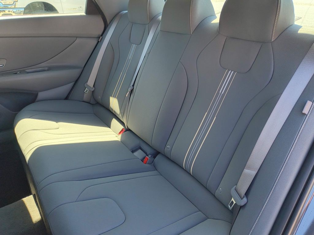 2025 Hyundai Elantra Image 23