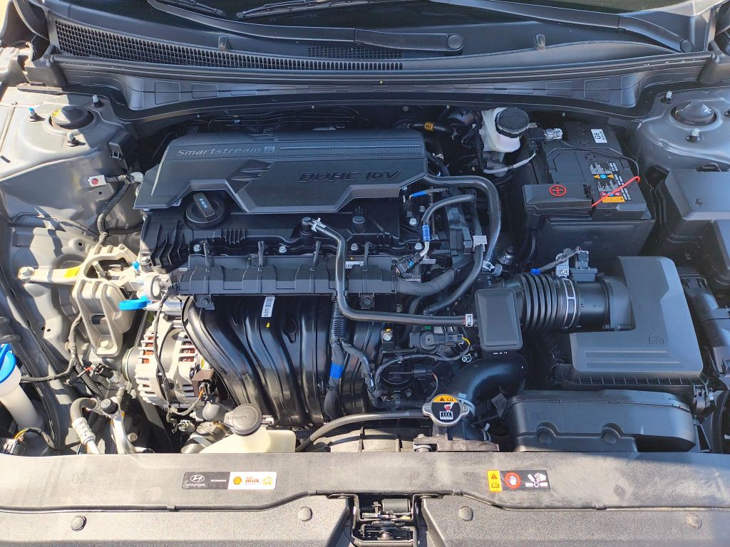 2025 Hyundai Elantra Image 25