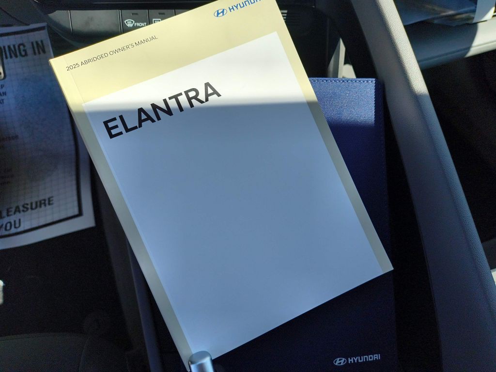 2025 Hyundai Elantra Image 26