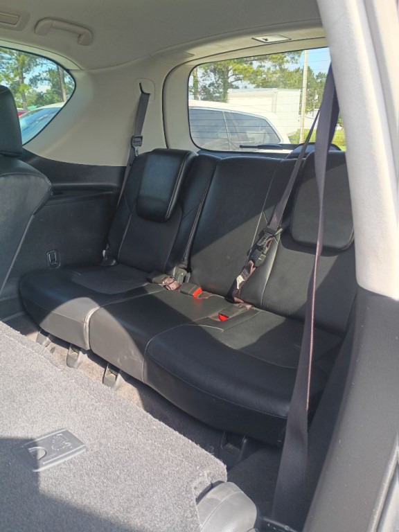 2019 Nissan Armada Image 16