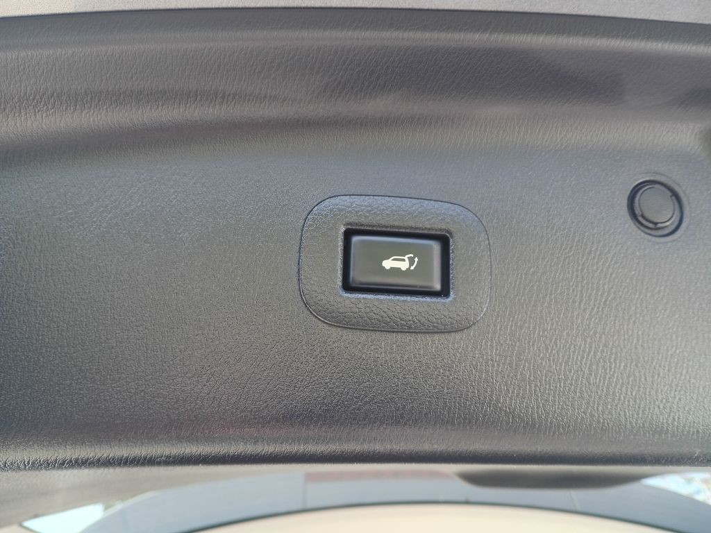 2019 Nissan Armada Image 18