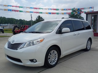 Image for 2016 Toyota Sienna XLE ID: 7366795