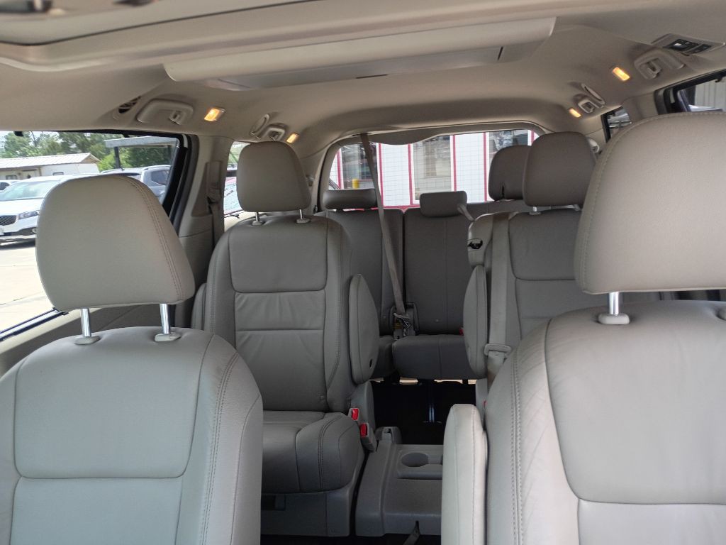 2016 Toyota Sienna Image 6