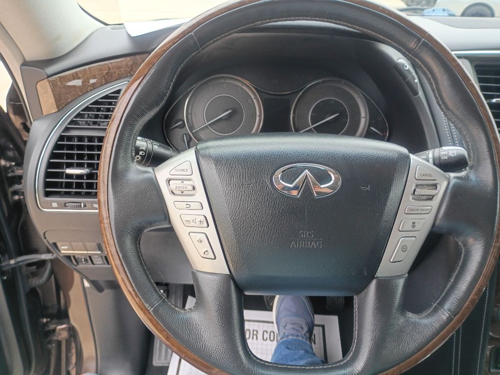 2017 INFINITI QX80 Image 8