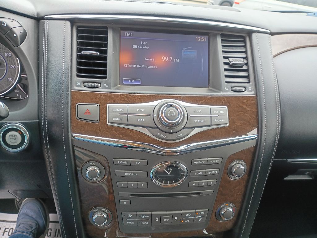 2017 INFINITI QX80 Image 9