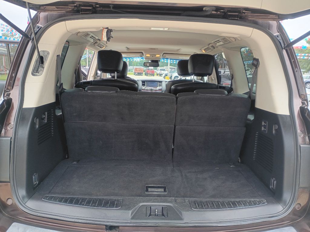 2017 INFINITI QX80 Image 17