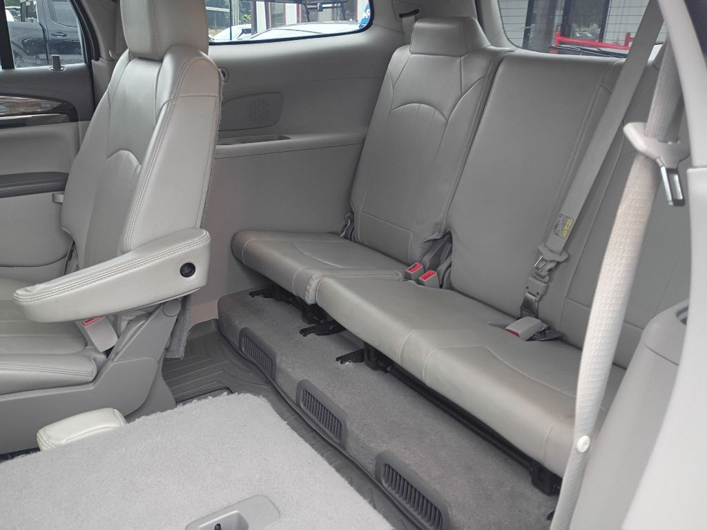 2017 Buick Enclave Image 16