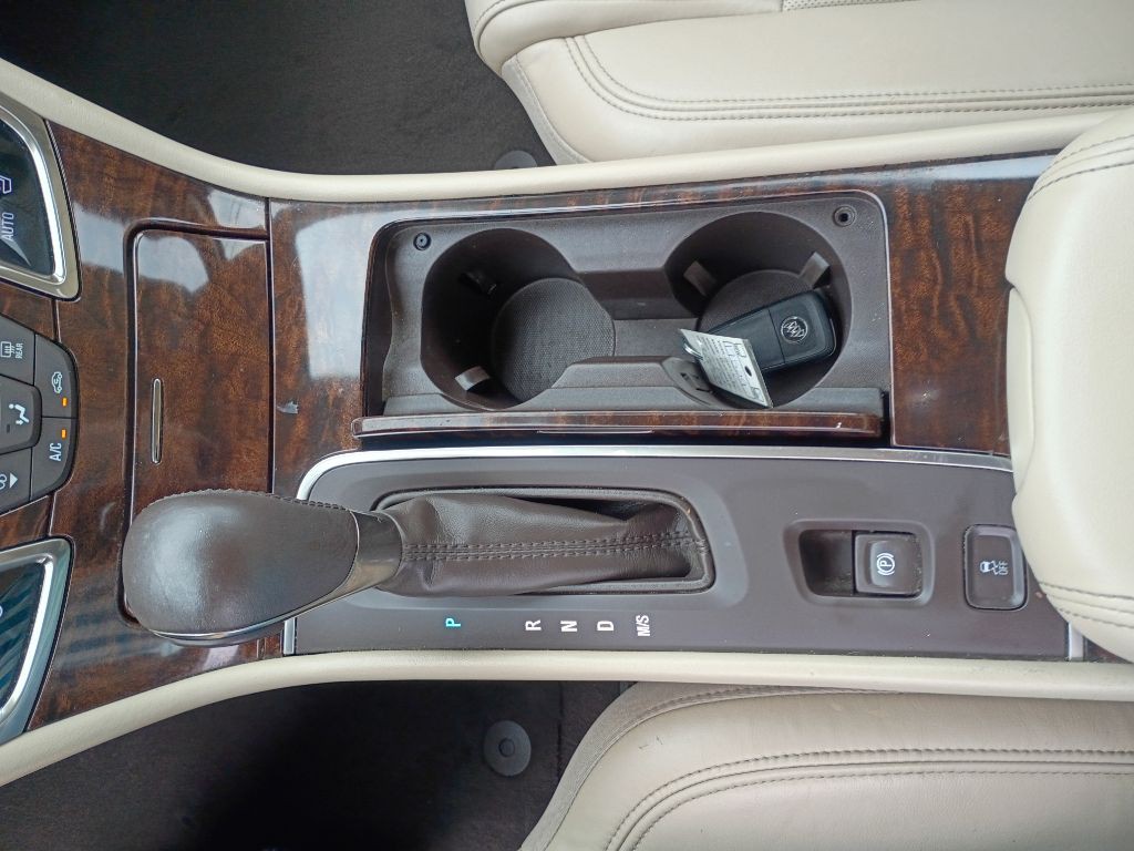 2015 Buick Lacrosse Image 10