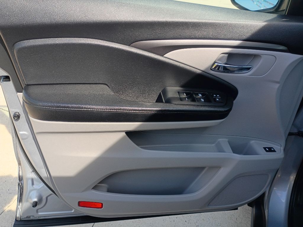 2017 Honda Pilot Image 6