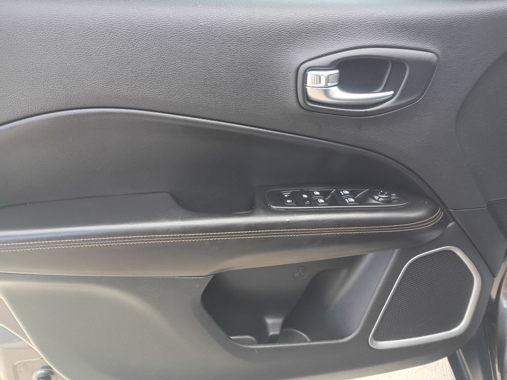 2019 Jeep Compass Image 6