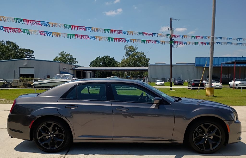 2022 Chrysler 300 Image 4