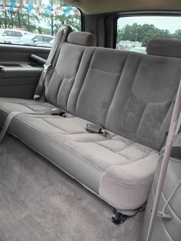 2006 Chevrolet Suburban Image 12