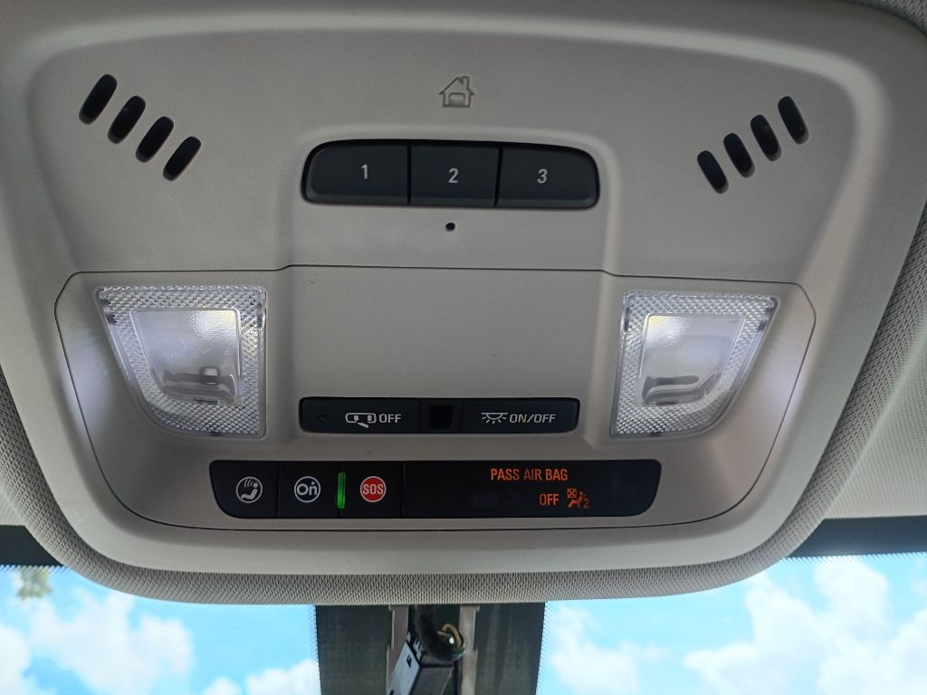 2020 Chevrolet Traverse Image 11