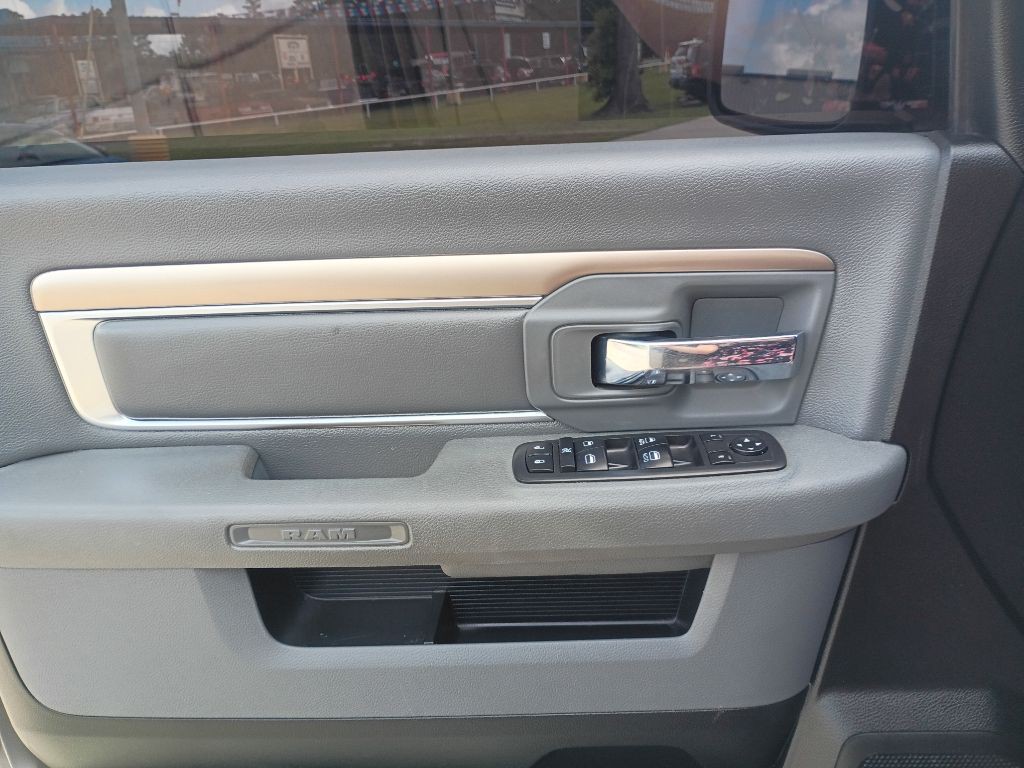 2019 RAM 1500 Image 6