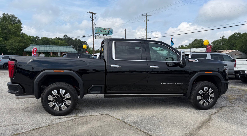 2026 GMC Sierra Image 7