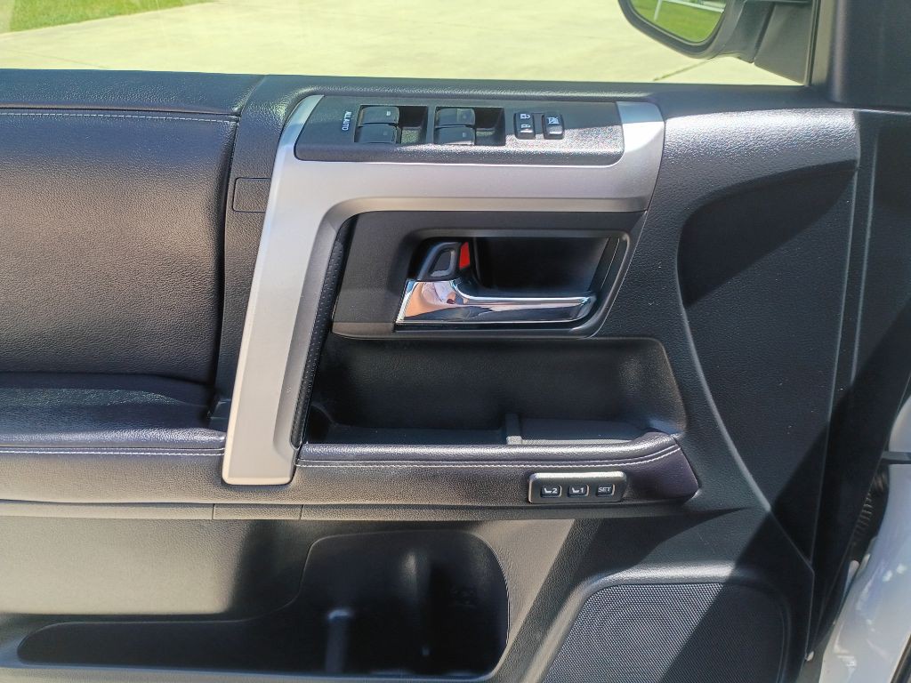 2016 Toyota 4Runner Image 6