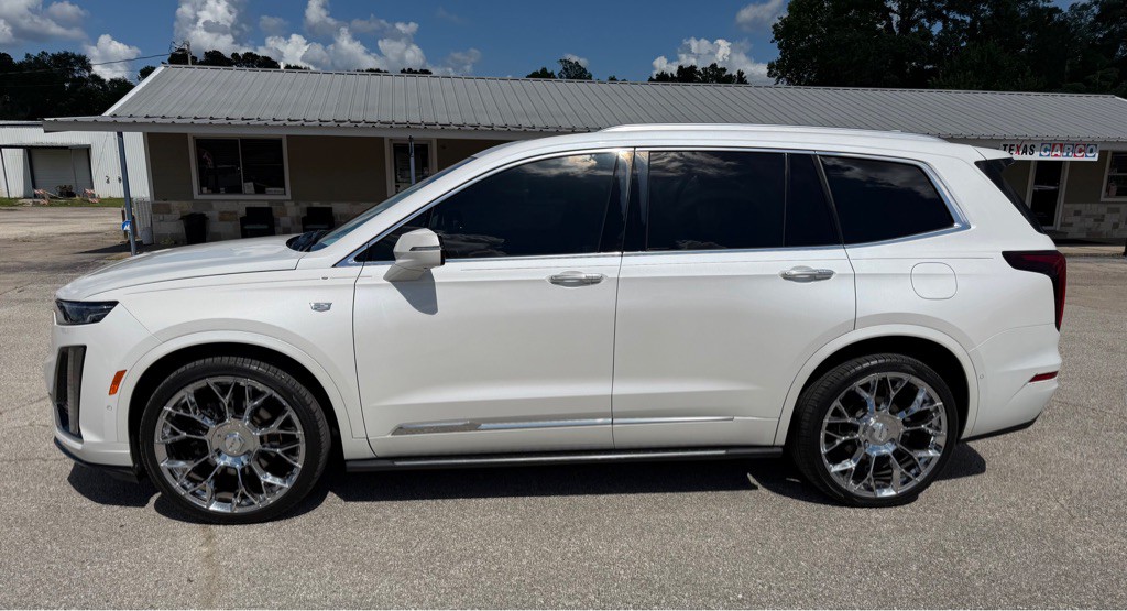 2021 Cadillac XT6 Image 2