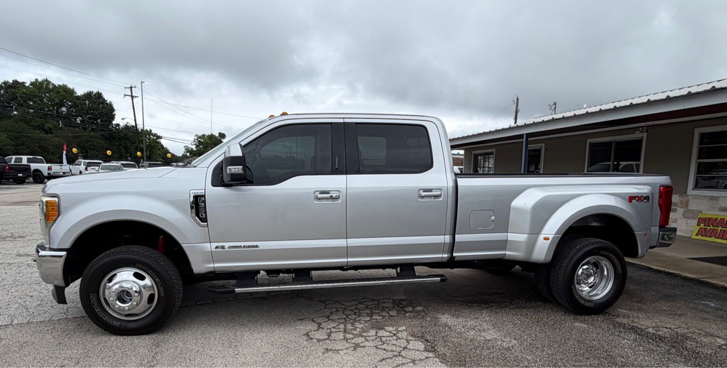 2017 Ford F-350 Image 2