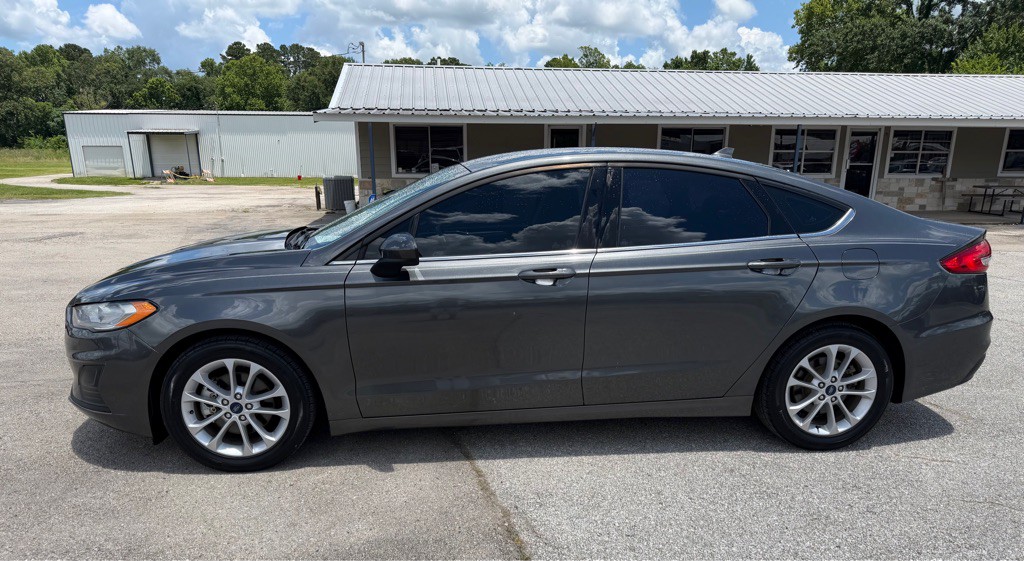 2020 Ford Fusion Image 2