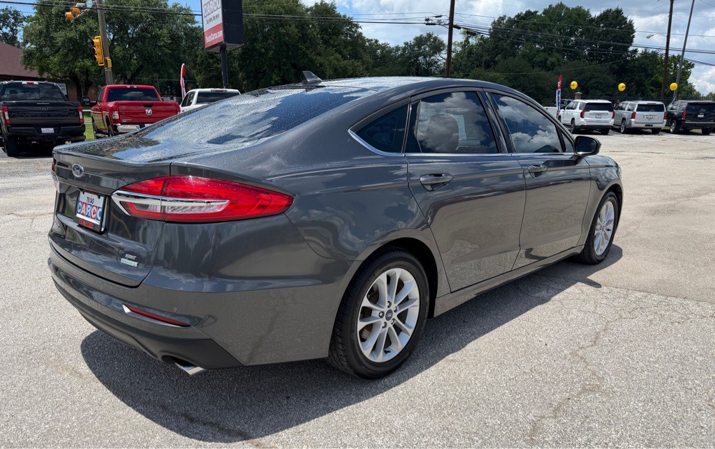 2020 Ford Fusion Image 5