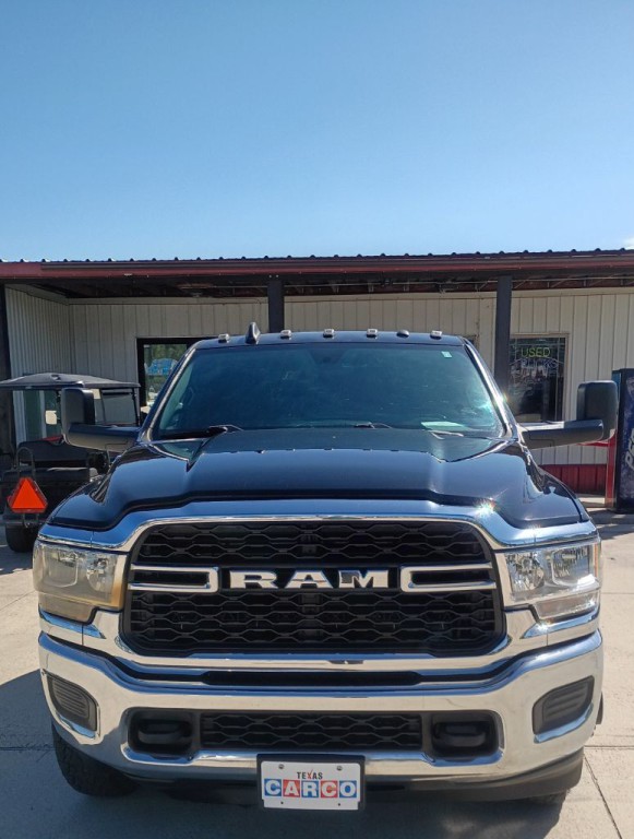 2021 RAM 3500 Image 2