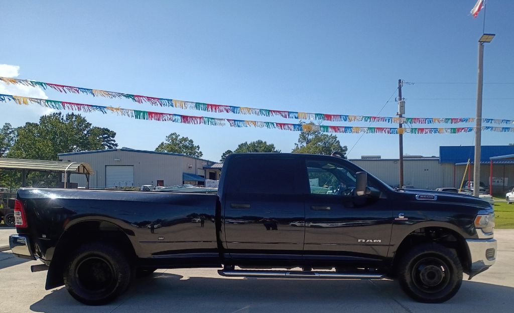 2021 RAM 3500 Image 3