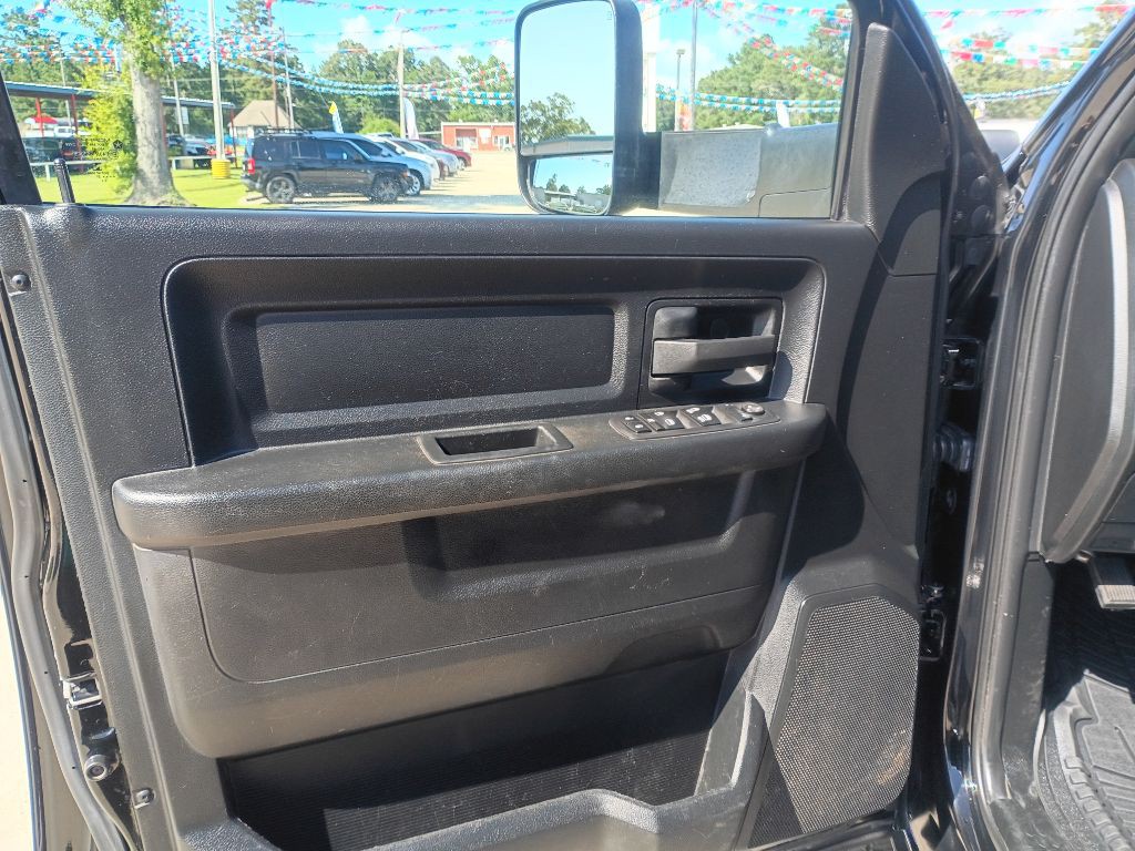 2021 RAM 3500 Image 6