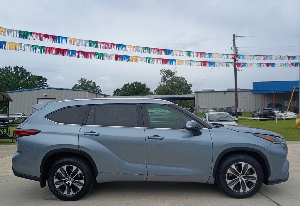 2021 Toyota Highlander Image 3