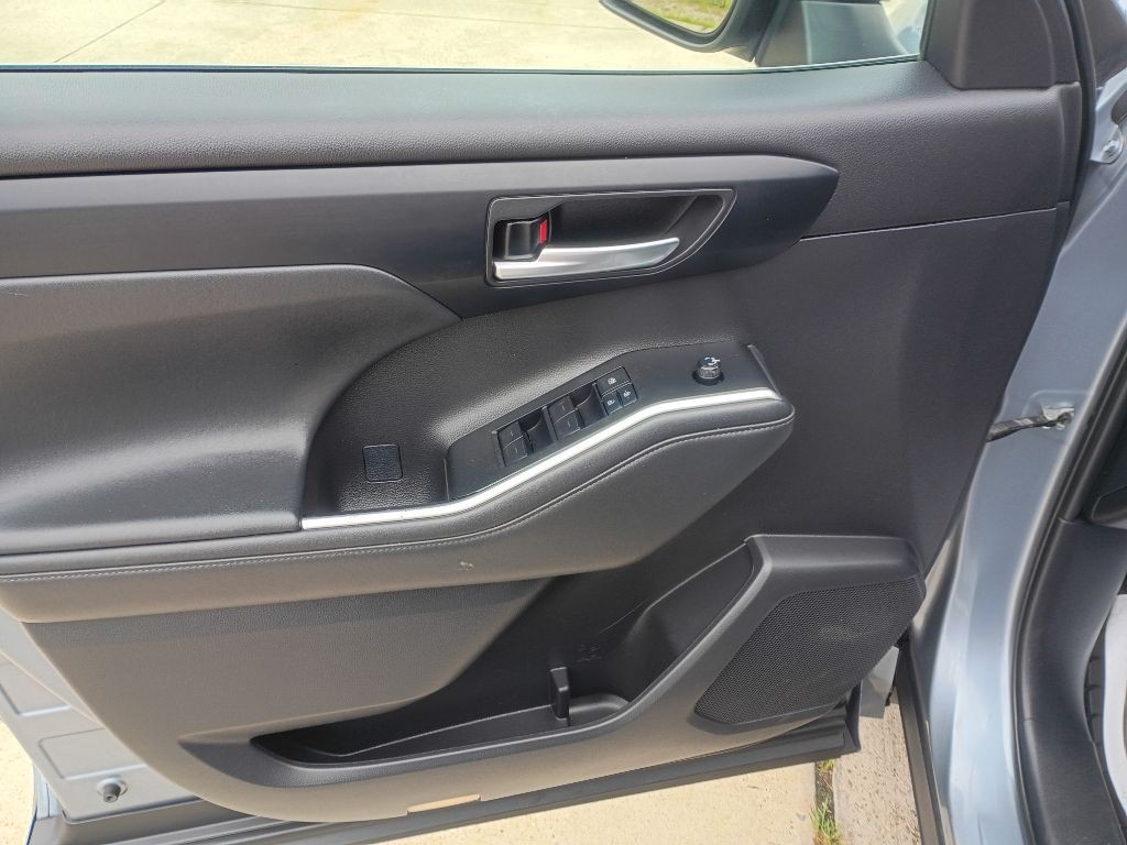 2021 Toyota Highlander Image 6