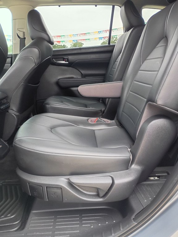 2021 Toyota Highlander Image 13
