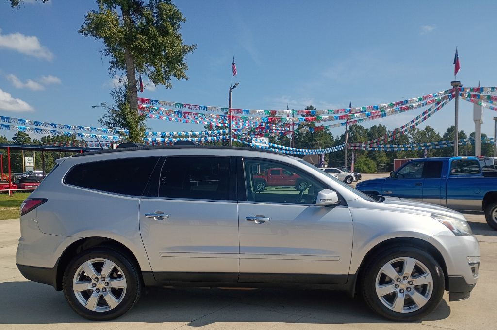 2017 Chevrolet Traverse Image 3