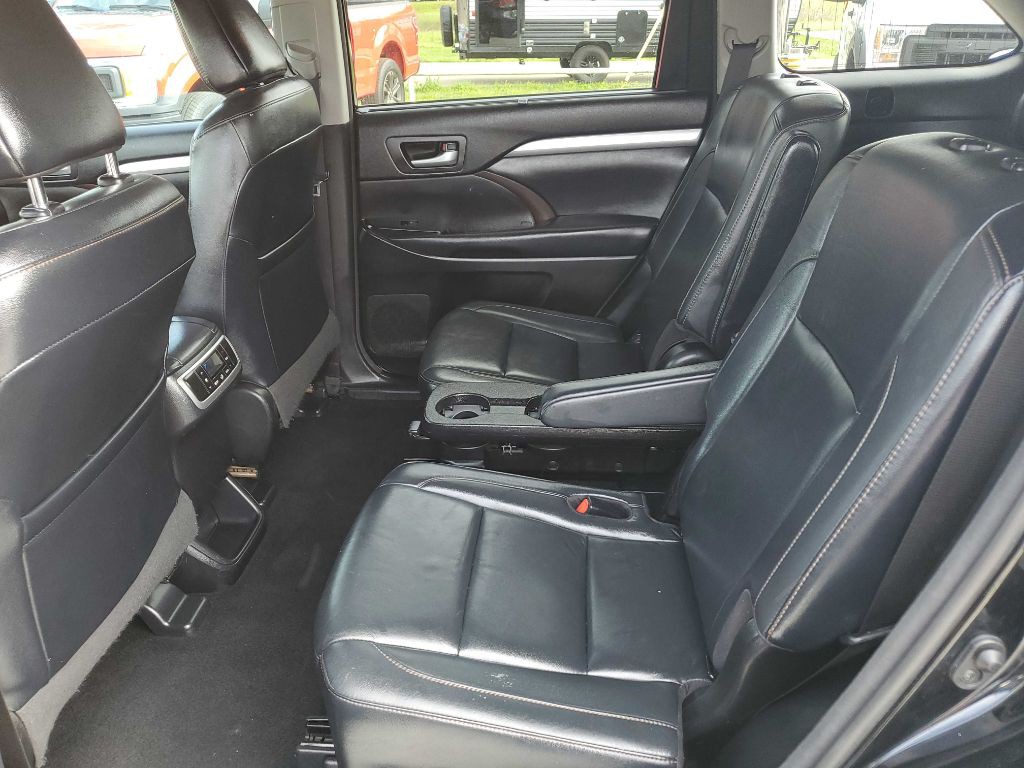 2018 Toyota Highlander Image 13