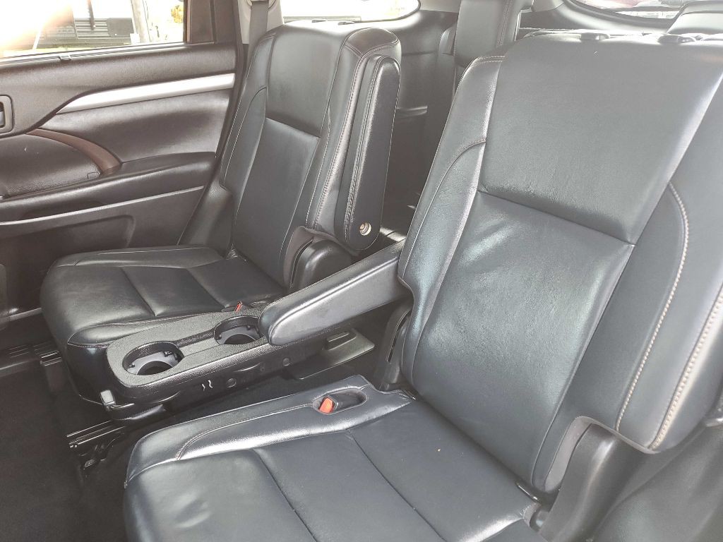 2018 Toyota Highlander Image 16
