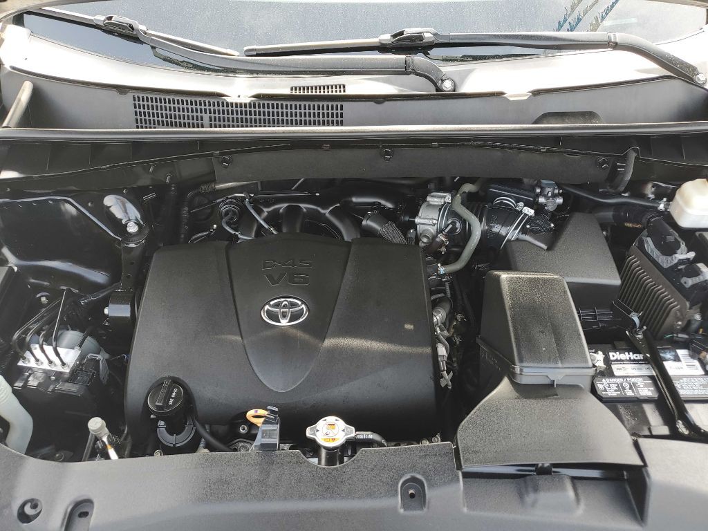 2018 Toyota Highlander Image 19
