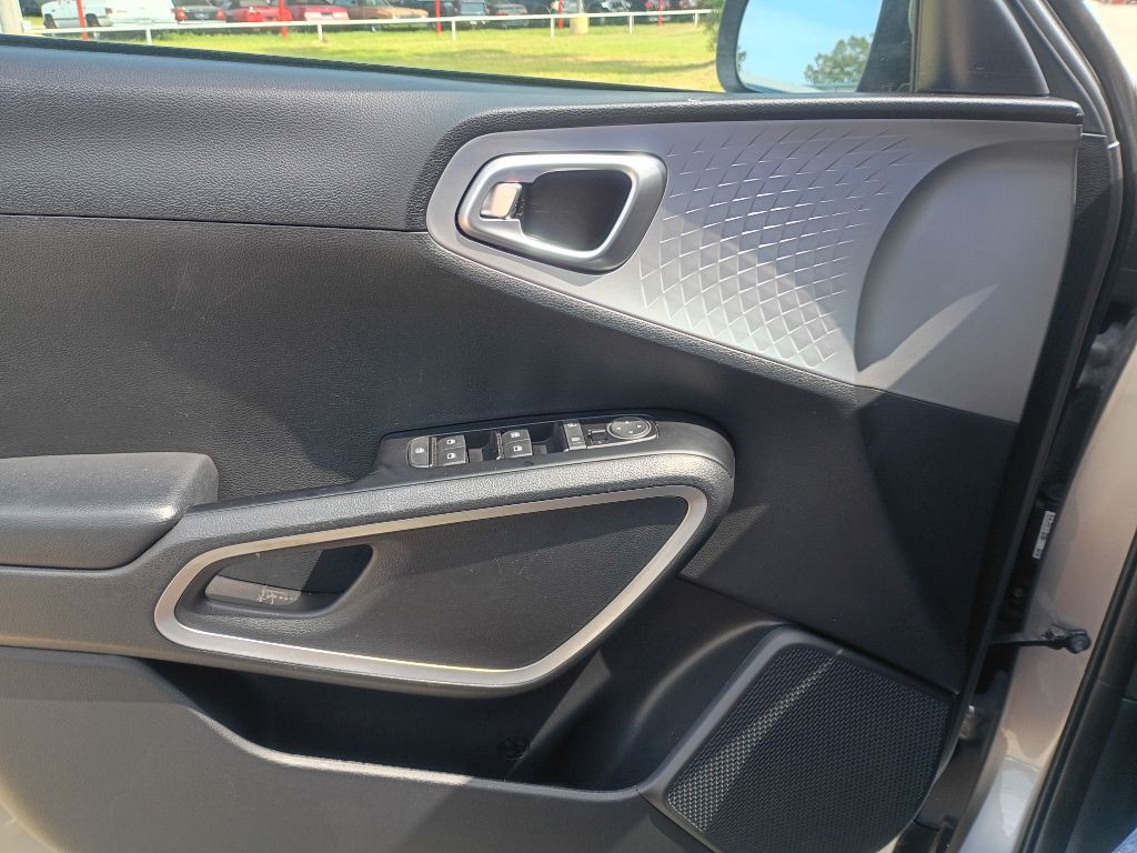 2023 Kia Soul Image 6
