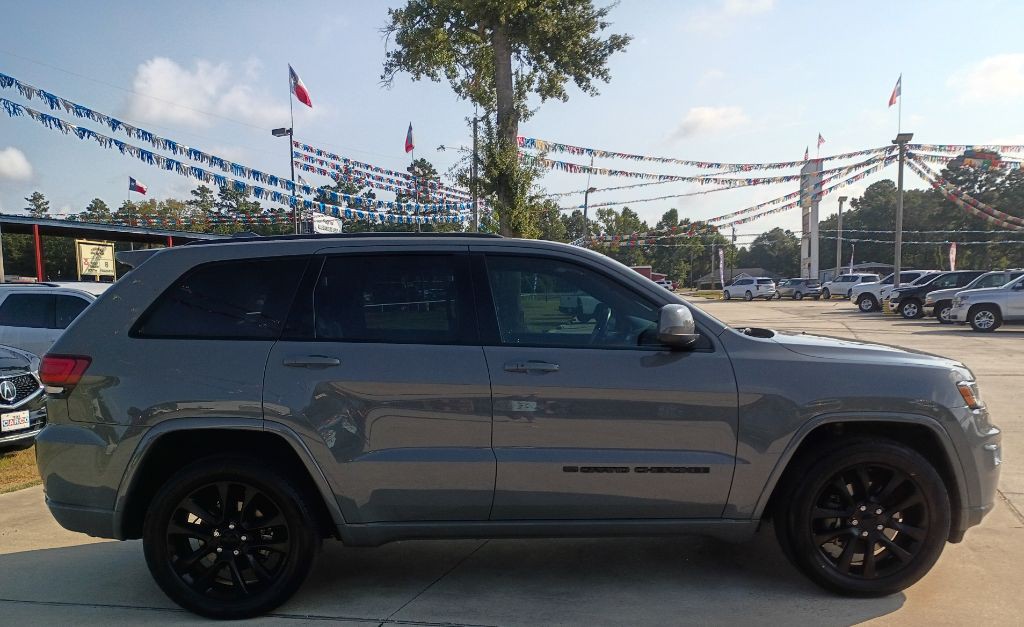2022 Jeep Grand Cherokee Image 3