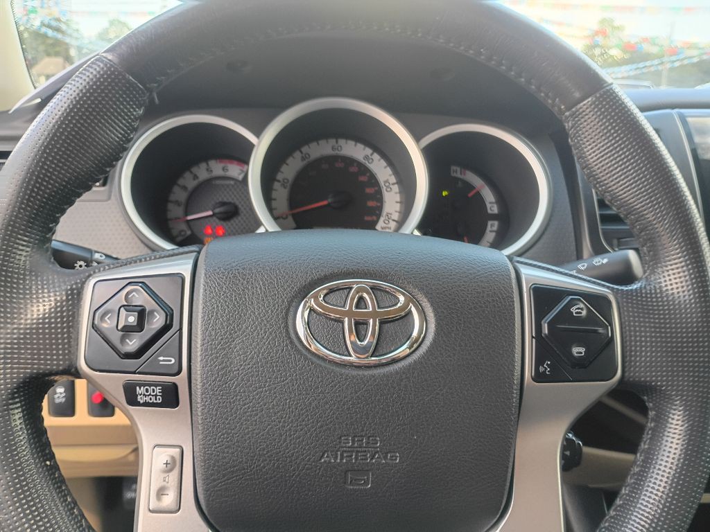 2014 Toyota Tacoma Image 8