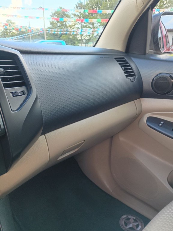 2014 Toyota Tacoma Image 11