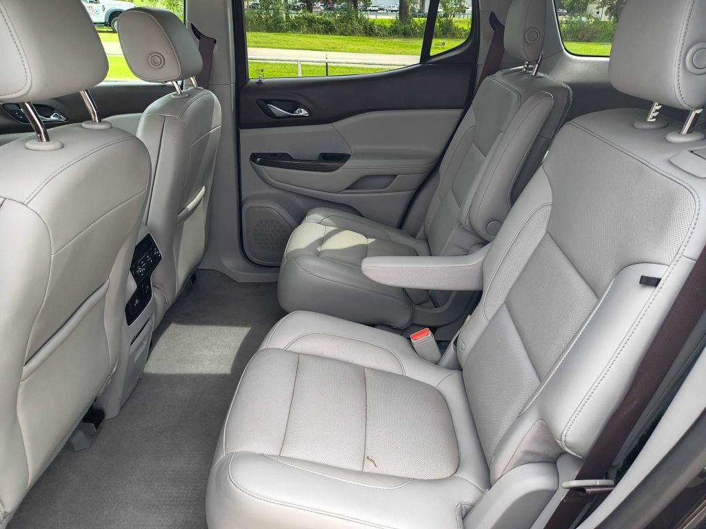 2018 GMC Acadia Image 18