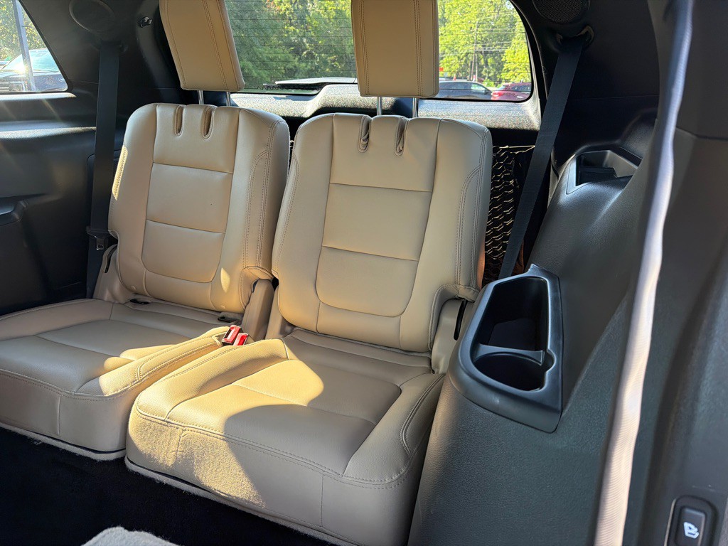 2016 Ford Explorer Image 11