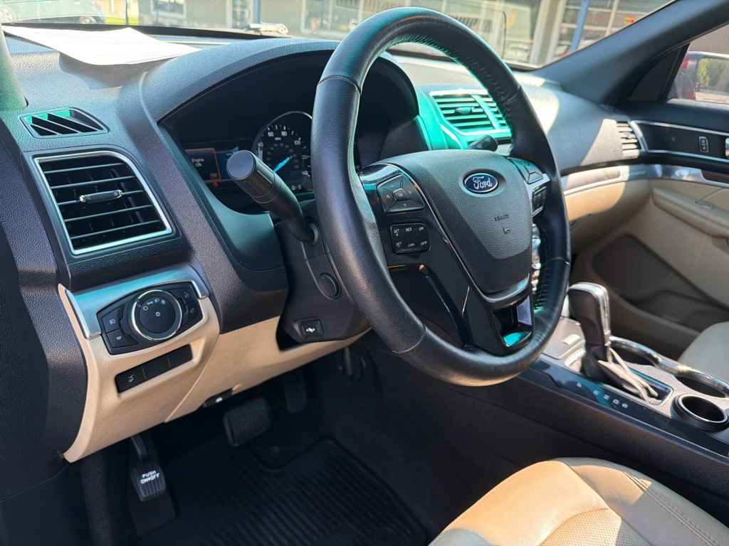 2016 Ford Explorer Image 13