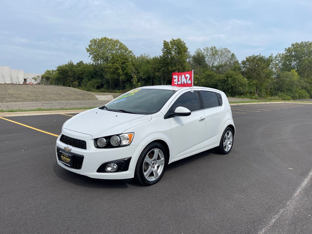 2015 Chevrolet Sonic Image 1