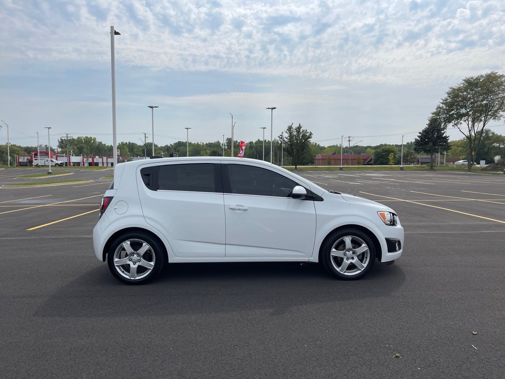 2015 Chevrolet Sonic Image 6