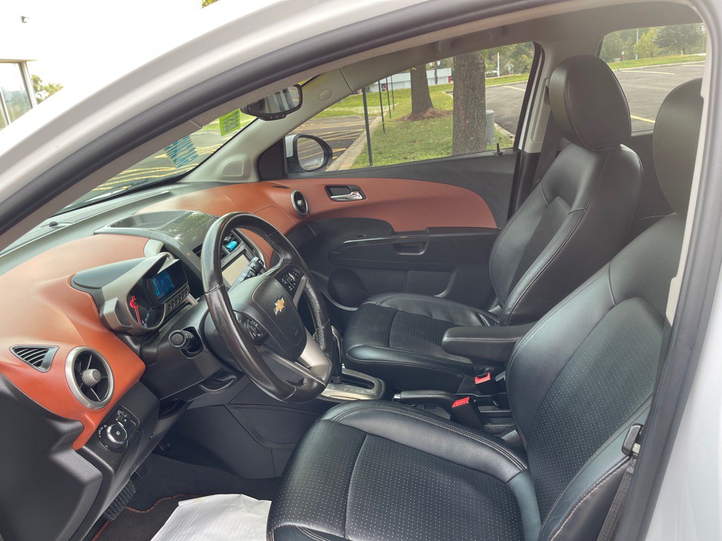 2015 Chevrolet Sonic Image 13