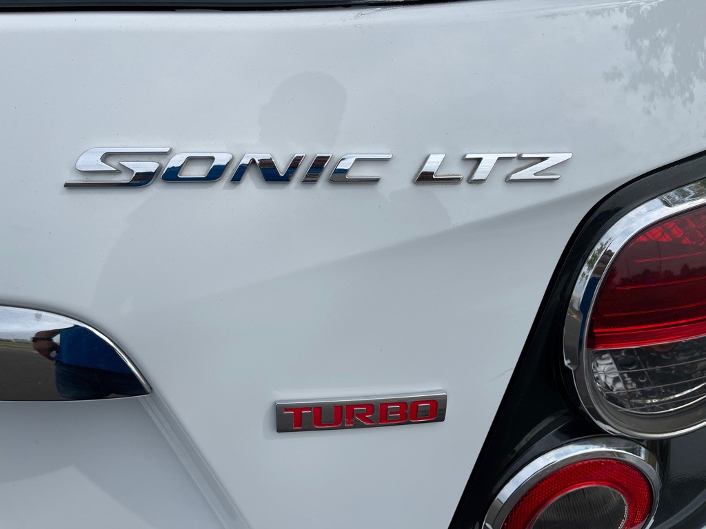 2015 Chevrolet Sonic Image 20