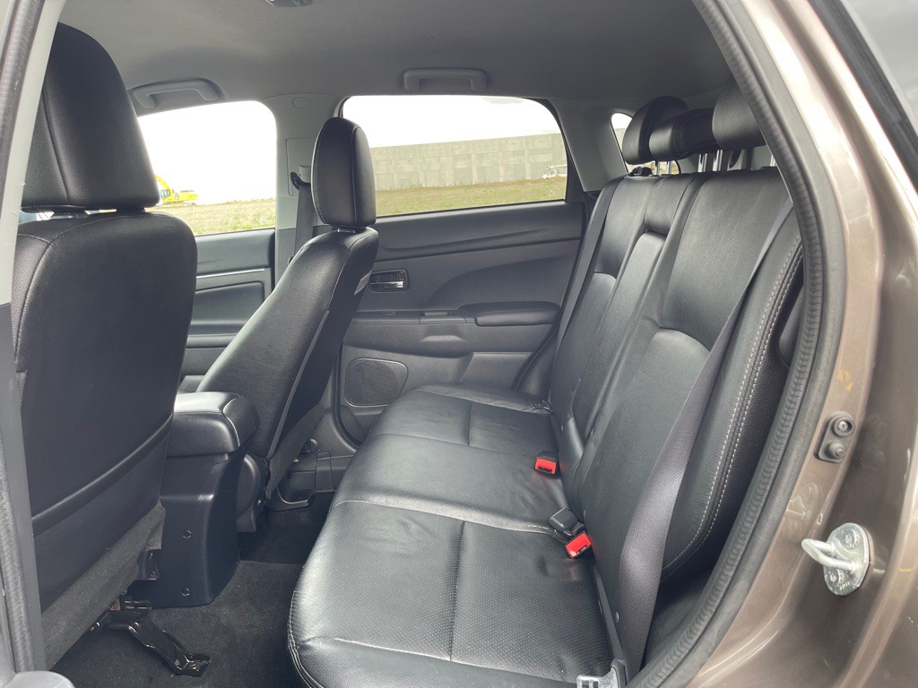 2017 Mitsubishi Outlander Image 13