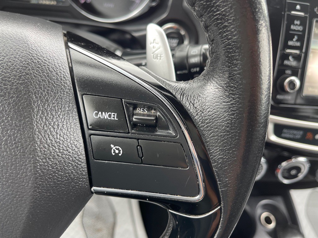 2017 Mitsubishi Outlander Image 21