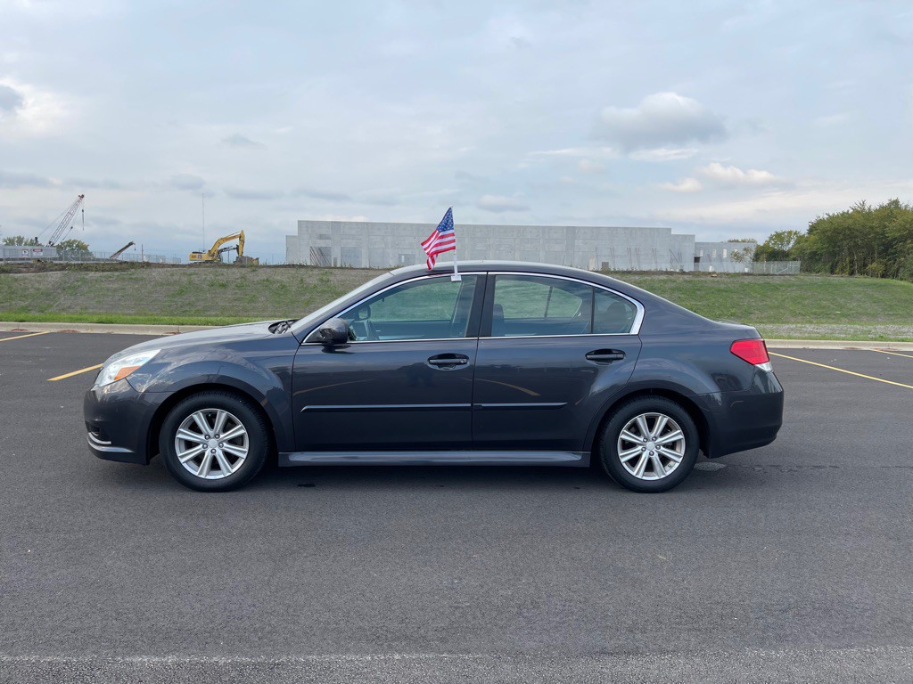 2012 Subaru Legacy Image 2