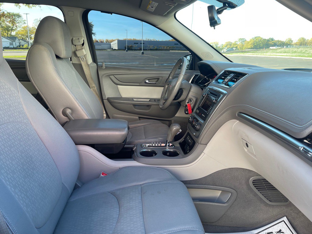 2015 GMC Acadia Image 16